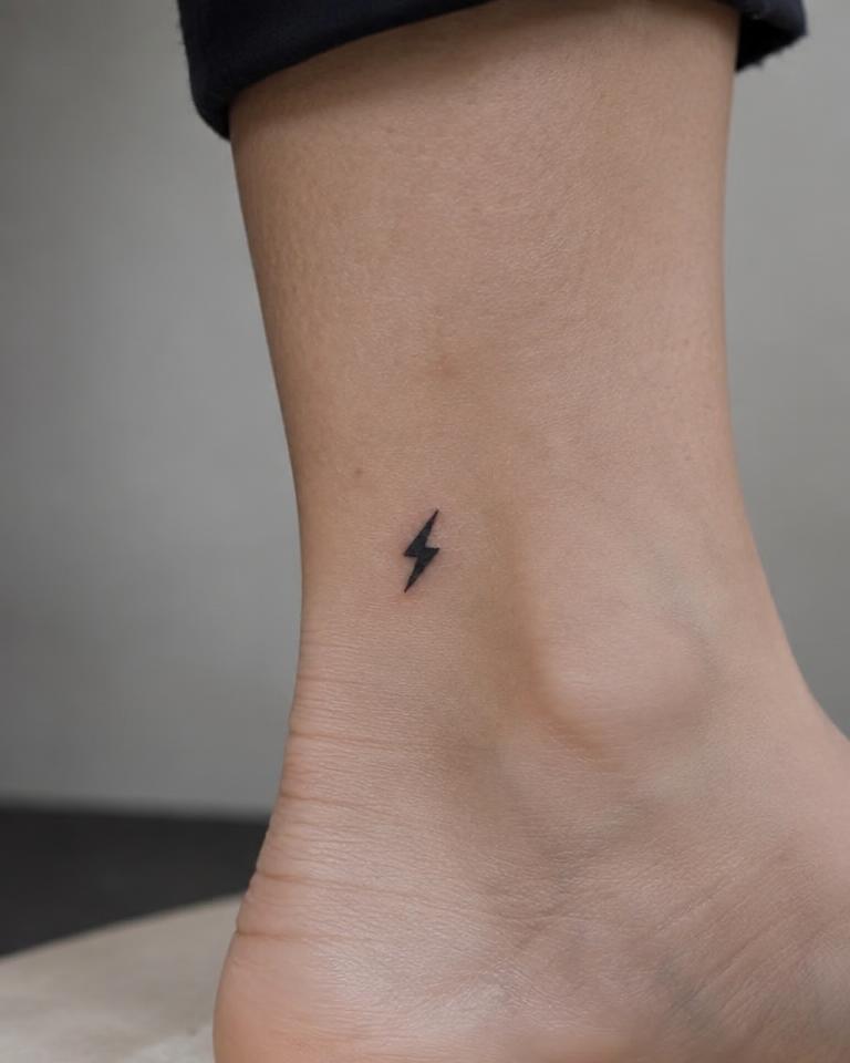 Lightning Bolt tattoo design