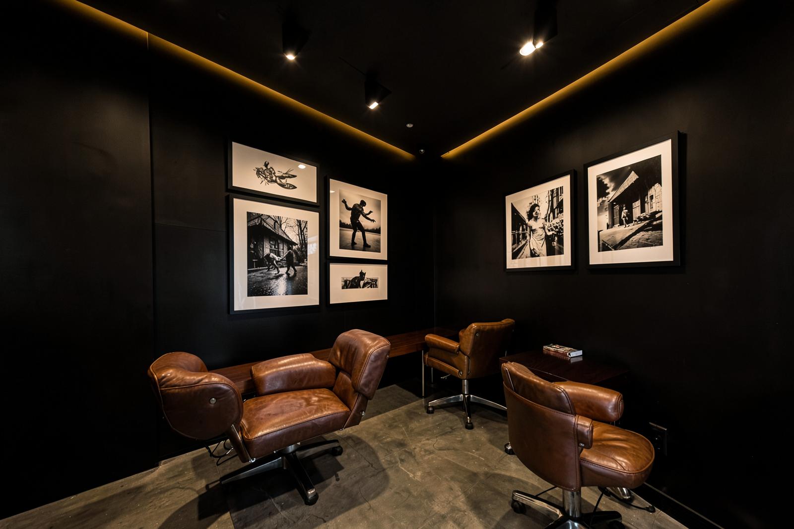 Inside De RAYS Tattoo Parlor